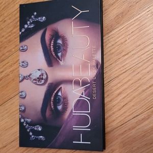 Huda Beauty Desert Dusk Palette